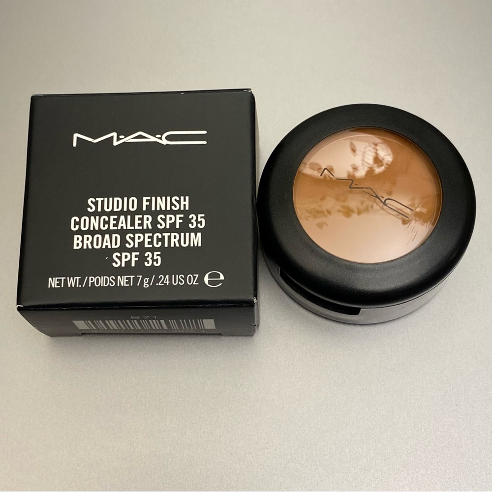 MAC “NW45” Studio Finish Concealer SPF 35 - Picture 3 of 5